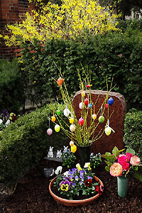 Jahreszeitliche Grabgestaltung - Ostern